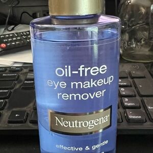 Set Of 4 New Neutrogena Oil Free Gentle Eye Makeup Remover 5.5 Oz